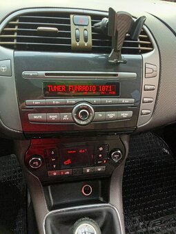 Predám vymením Fiat bravo 1.4 16v 2008 - 5