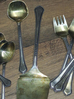 SERVÍROVACÍ PRÍBOR - 5