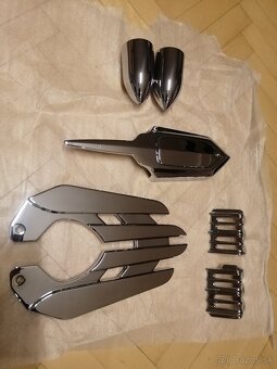 Prodám doplňky na Yamaha Raider - 5