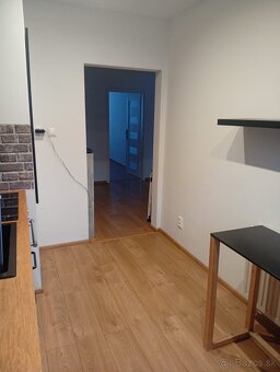 Prenájom 3 izboveho bytu v Ilave - 5