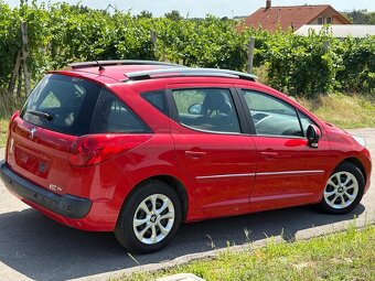 Peugeot 207 1,4 i - 5