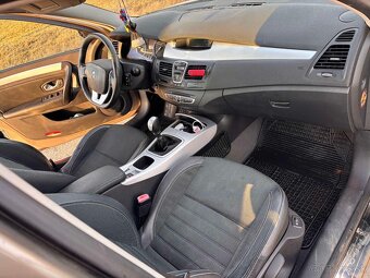Renault Laguna 3 2.0 dci 110kW r.v. 2009 - 5