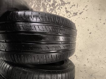 Predám pneumatiky Barum letné 235/45R17 - 5