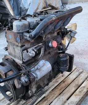 Rozpredam traktor zetor 7745 na Nahradne diely - 5
