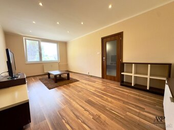 KOMPLETNE REKONŠTRUOVANÝ 3 IZB. BYT S LOGGIOU, 68M2, HOLLÉHO - 5