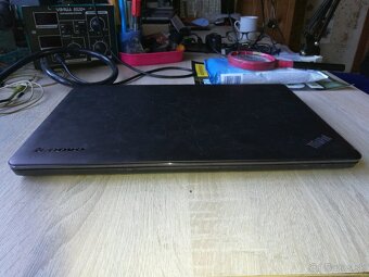 Lenovo. Intel i5. 500 GB SSD hybrid. RAM 8 GB. Nvidia 2 GB. - 5