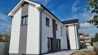 5i RD-170 m2- 2x kuchyňa- 2x kúpeľňa- 3x WC- 2x sklad- 3x pa - 5