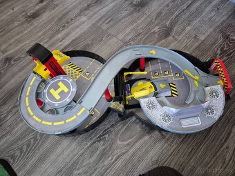 Predám prenosnú dráhu na autíčka - 5