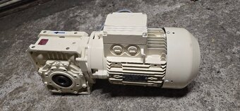 Elektromotor s prevodovkou - 5