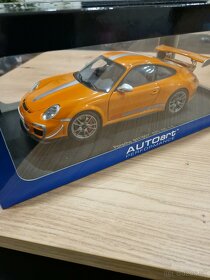Porsche 911 gt3 rs AutoArt 1:18 - 5