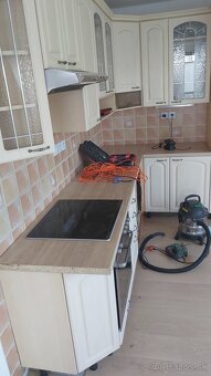Ponúkame pokladanie laminátovej podlahy kobercov PVC gumolin - 5
