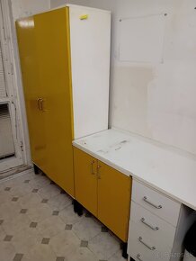 Skrinka pod TV, periniak, gauč a ďalší nábytok - 5