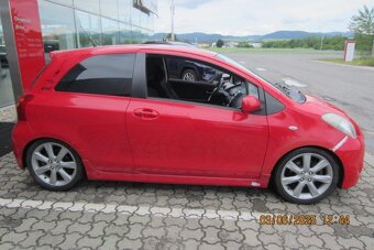 Yaris 1,8 T-sport Lux + 3D - 5