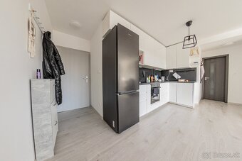 2 izbový byt s balkónom na PREDAJ - Košúty - 5