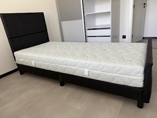 Postel s roštom a matracom - 5