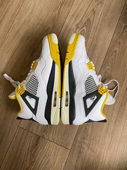 Air Jordan 4 Vivid Sulfur - 5