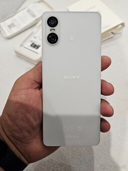 Xperia 10 VI 300e - 5