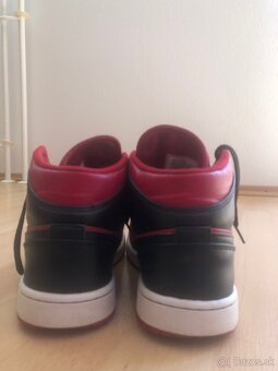 Nike Air Jordan 1 Mid Reverse Bred - 5