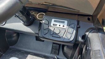 Detské elektrické autíčko Land Rover Discovery - 5