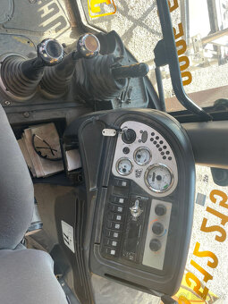 Predám JCB 4 CX traktor báger - 5