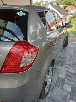 Predám Kia Ceed 1.4, r. v. 2010 - 5