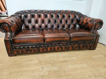 CHESTERFIELD ŠTÝL,HRUBO-KOŽENÁ SEDAČKA/PEKNÁ/3+2+1 - 5
