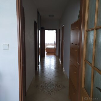Prenájom pekného 3i zariadeného bytu s loggiami, pivnicou a - 5