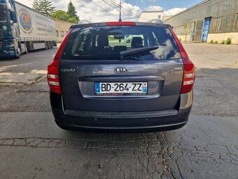 Predám Kia Cee´d 2.0 CRDi 103 KW SPORT r.v.11/2010 - 5