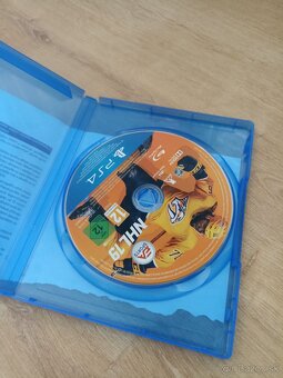 Ps4 Pro + ovládač a napájacie káble - 5