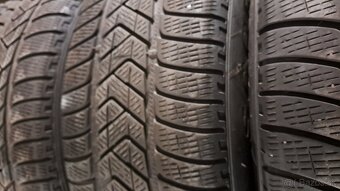 Predám 4ks jazdené zimné 235/55r20-105H Pirelli - 5