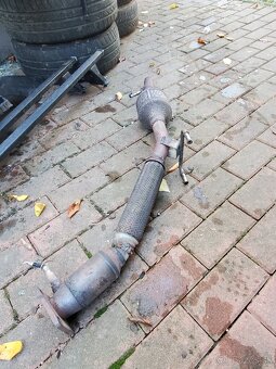 Rozpredam nahradne diely na Skodu Fabia 1,4 mpi - 5