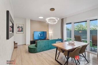 Moderný 4izbový mezanín s terasou a záhradou v srdci Rovinky - 5