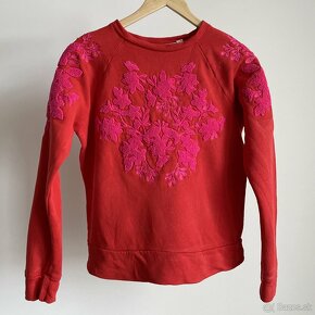 H&M Červená mikina pulóver s nášivkou crewneck XS 34 - 5