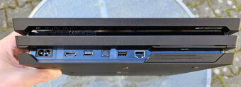 Predám PS4 Pro 1TB (CUH-7216B) TOP stav - 5