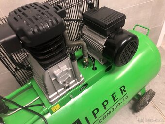 Profesionálny veľký kompresor ZIPPER ZI COM200-10 200l/10bar - 5