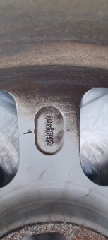 Elektroni so zimnymi gumami R16 5x114,3 - 5