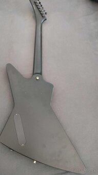 Epiphone Explorer Goth - 5