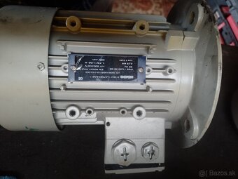 Predam elektromotor Siemens. - 5