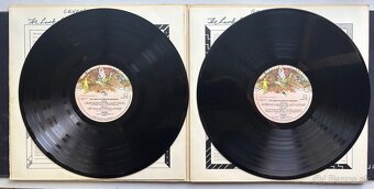 Genesis - The lamb lies down on Broadway - 5