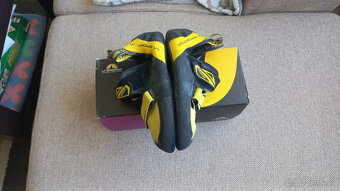 Predám lezčky La Sportiva Katana Yellow/Black 42,5 - 5