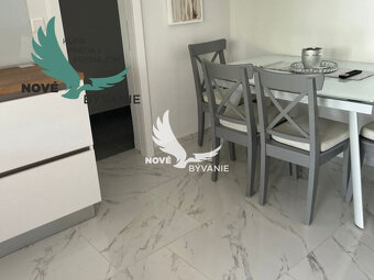 Na predaj dom 2x apartmán len 80m od mora v Chorvátsku - 5