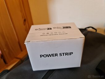 7v1 Zásuvka - roztrojka/kocka 3 výstupy + 4x USB - 5
