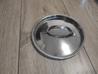 Predám hrniec s pokrievkou - 5