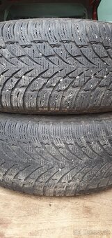Zimné nokian 215/65r17 - 5