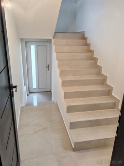 Komplene zrekonštruovaný dom, možná výmena za byt. - 5