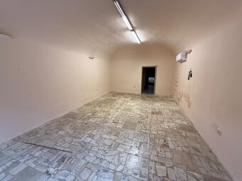 Prenájom obchodného priestoru v Brezne - centrum - 5