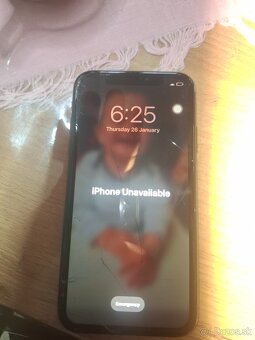 Predam Iphone XR na diely - 5