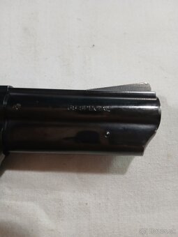 Predám revolver Taurus 3 palec - 5
