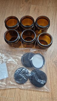 Sklenene hnedé pohare uzatvaracie - 5