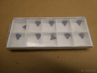 Predám spätný záhlbník a doštičky SAU - 5